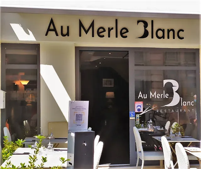 AU MERLE BLANC
