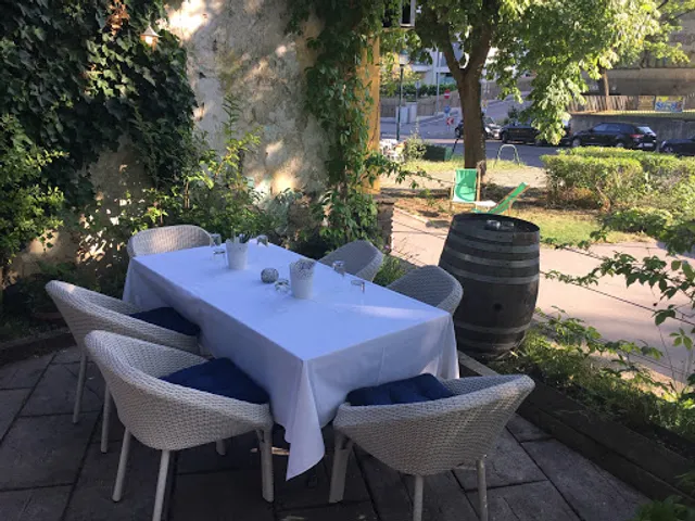 Ablaufdatum, Restaurant & Bar