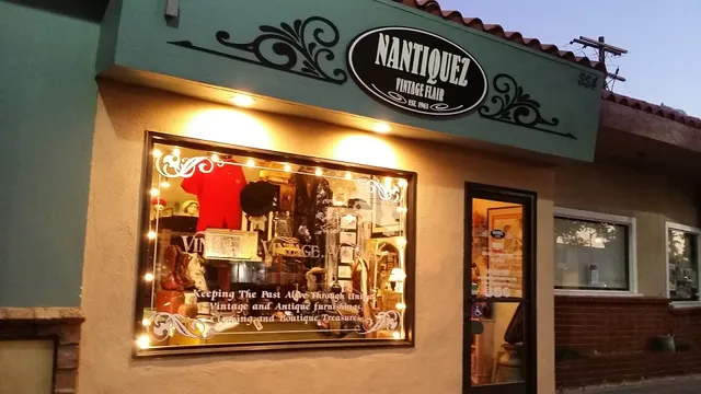 Nantiquez Vintage Flair