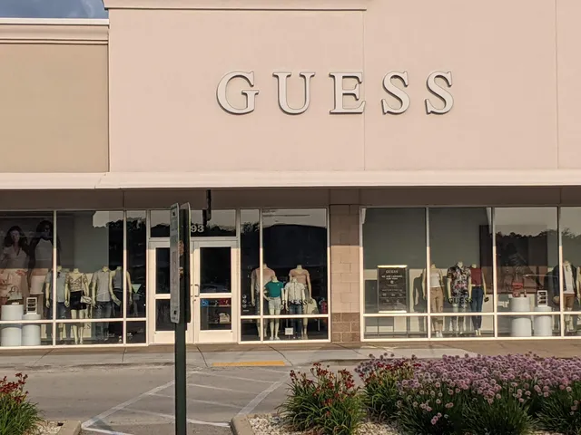GUESS Factory