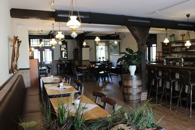 Gristeder Hof to Horn