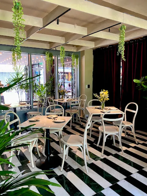 Shaloba @Baan Tuk Din