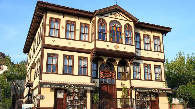 Taraklı Kadirler Konağı Butik Otel Restoran Kafe