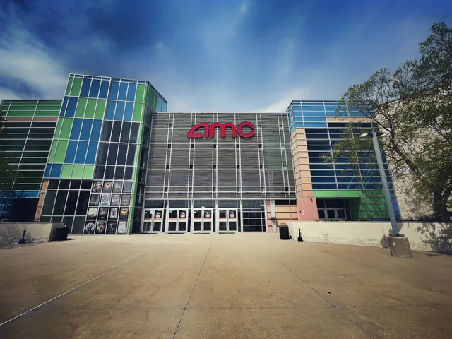 AMC Grand Prairie 18