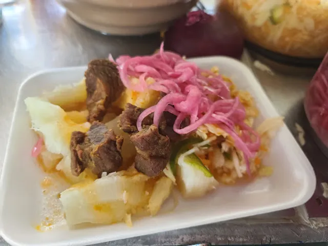 Antojitos Salvadoreños Carolina