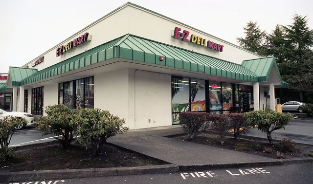 E Z Deli Mart