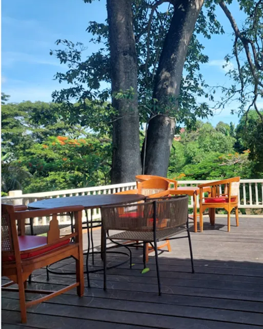 Margot Riverside Restaurant