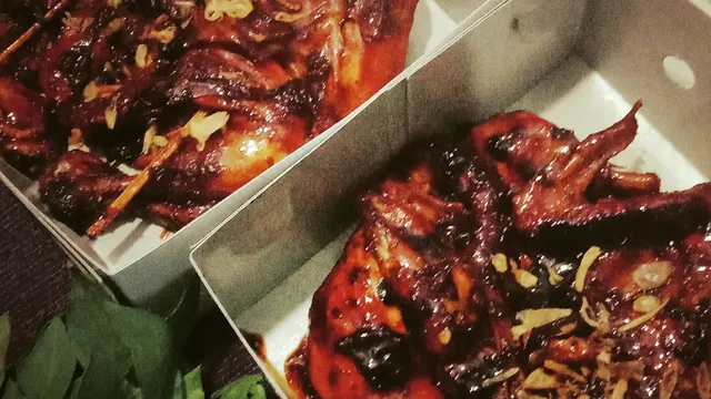 Apa Ajah Kitchen (1st Ayam Tumbuk in Cirebon)