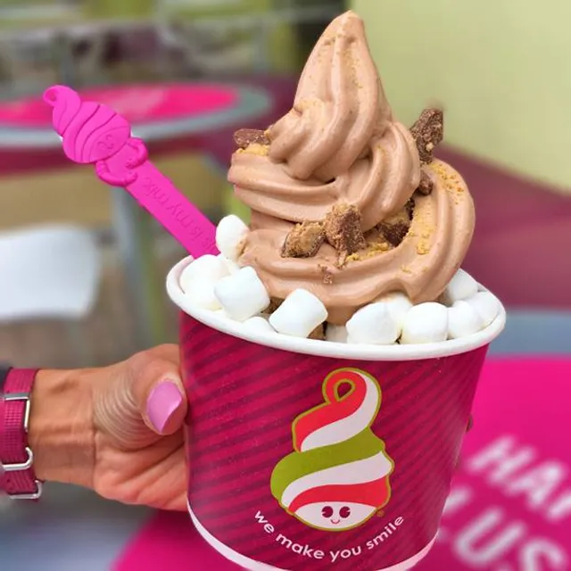 Menchies Frozen Yogurt