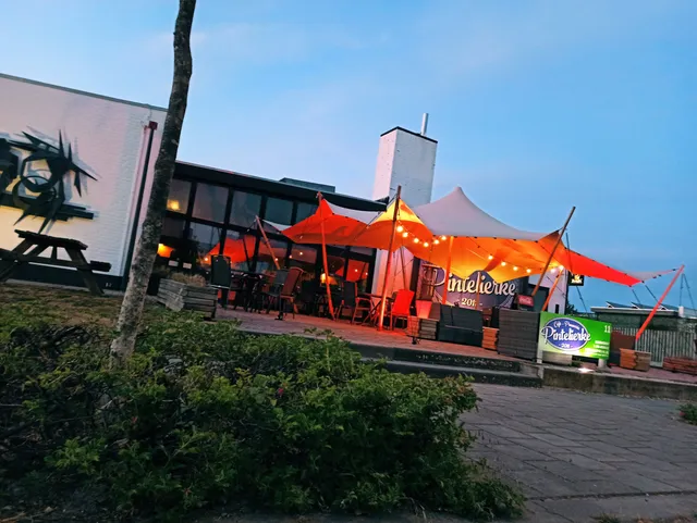 COMIQ | shared dining