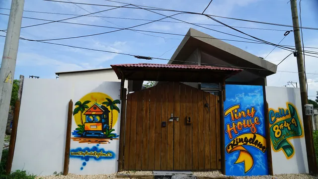 Tiny House Kingdom Hotel