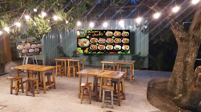 ร้านเฮียดอย อร่อยพุง (ตลาดแม่สไบทอง)