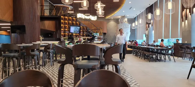 Subway Nirlon Knowledge Park