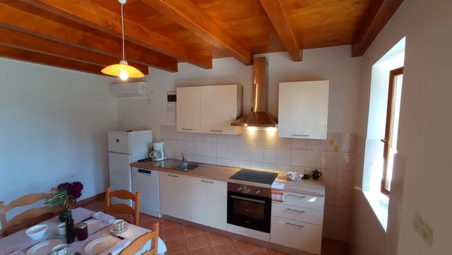 Apartments Heraki - Danić Antolovic