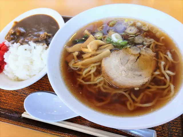 農山村交流センター内 極楽坂レストラン