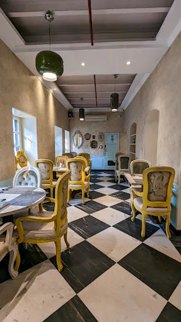 The Corner Courtyard