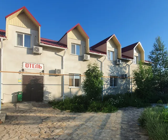 Hotel, cafe "treshka"