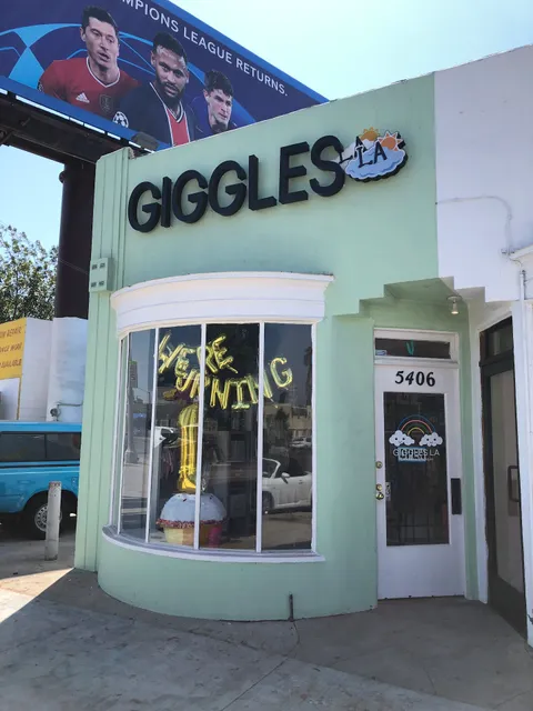 Giggles LA