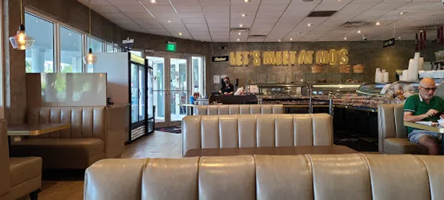 Mo's Bagels & Deli