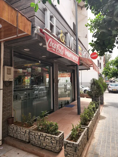 H&M Boof Ramen halal