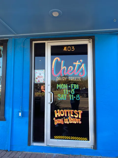 Chet's