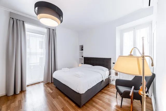 Saint Peter House Station