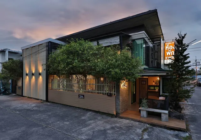 Cherilynn Holmes at Hatyai