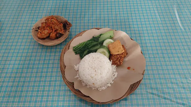 Rumah Makan Saung Kuring