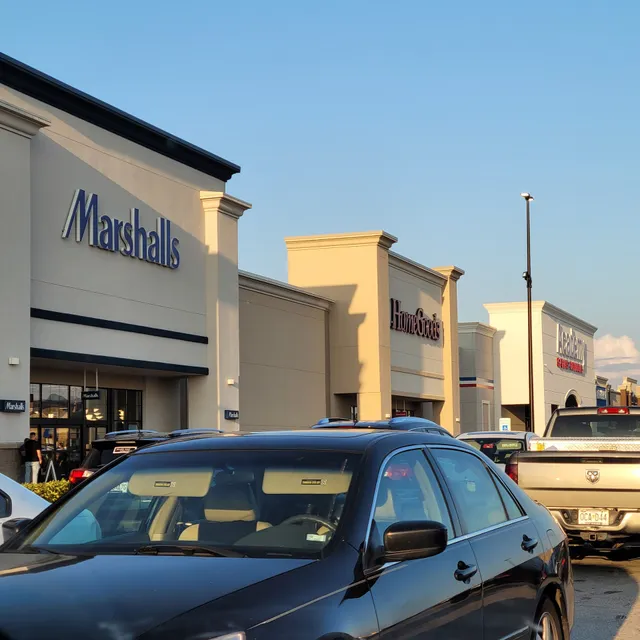 The Shoppes Of Mid Rivers