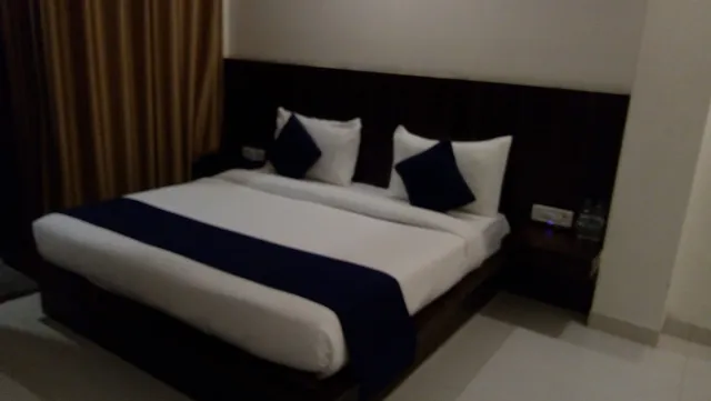 Hotel Silver Key executive Stays