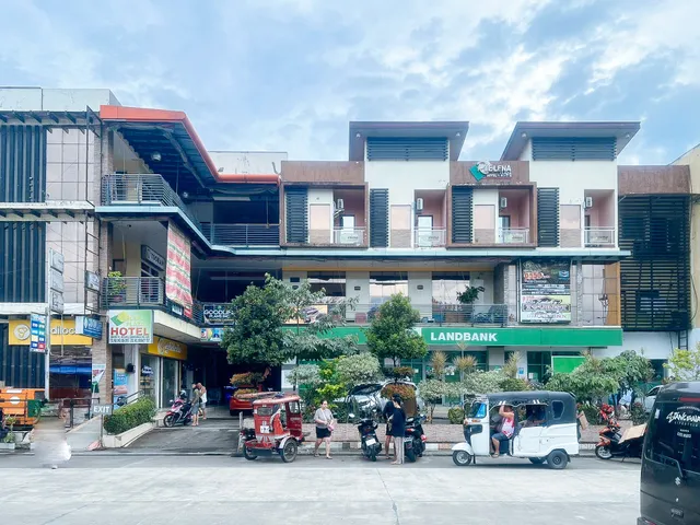 Rielena Plaza Hotel and Suites