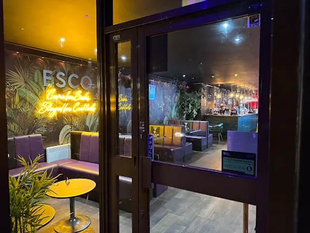 Esco - Sushi, Noodles & Cocktails