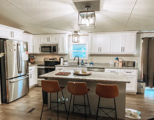 B & C Custom Cabinets