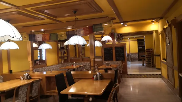 Makalu Restaurant