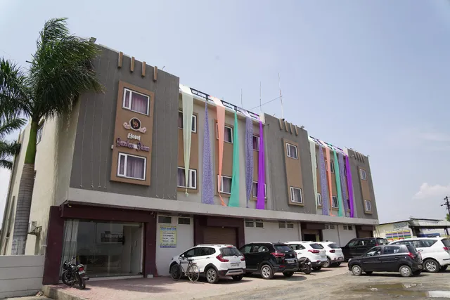 Hotel Bandhan Palace