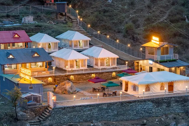KINARA RESORT & CAFE (Mukteshwar, Kasar Devi, Almora, Kaichi Dham)