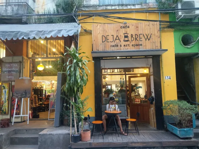 Café Deja Brew