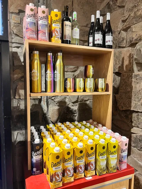 Heidi’s Snack Shop & Espresso Stand