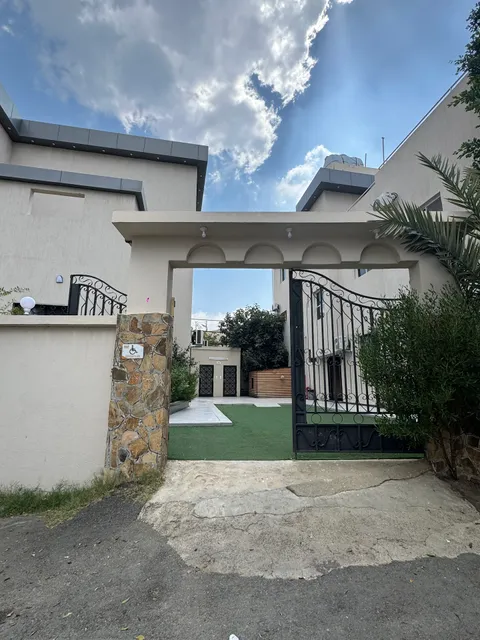 الدغيثر للشقق المخدومة