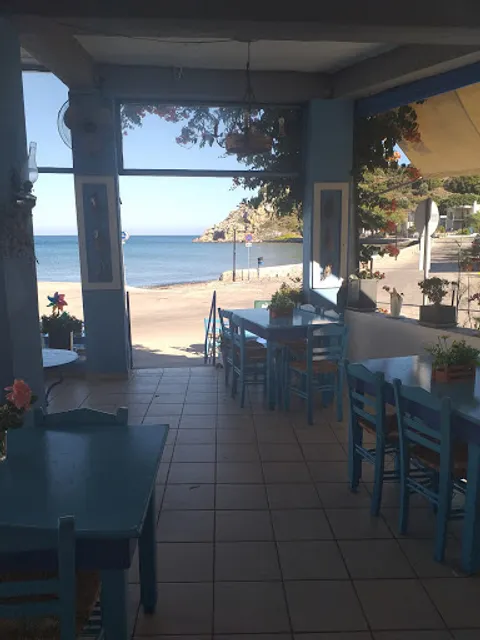 Karagiorgis.Emporeios Taverna
