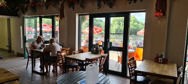 Lakeview Palace Cafe