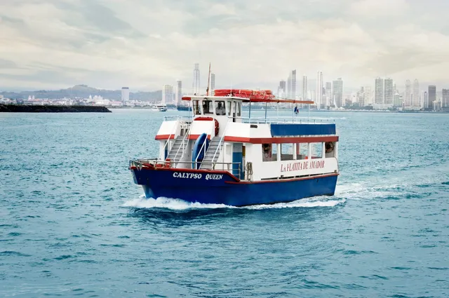 Barcos Calypso Amador