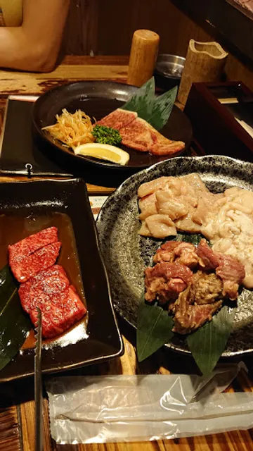 炭火焼肉 松の実 東光店