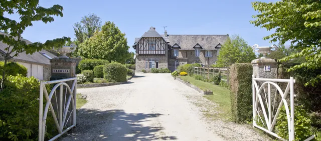 Maison d'hôtes (B&B) et Gîtes "Clerval"