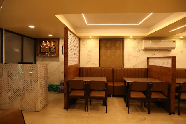 Hotel Sri Aryaas - Pure Veg Restaurant