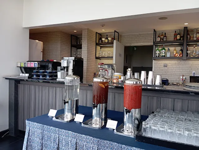 Awan Eight Bar & Lounge