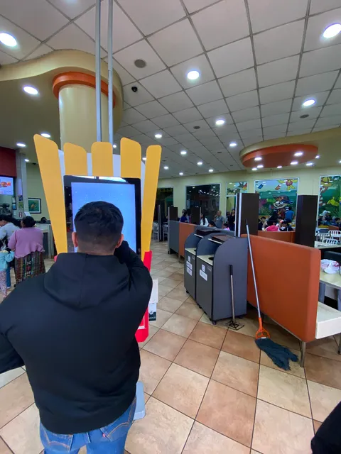 McDonald's • Eskala Roosevelt