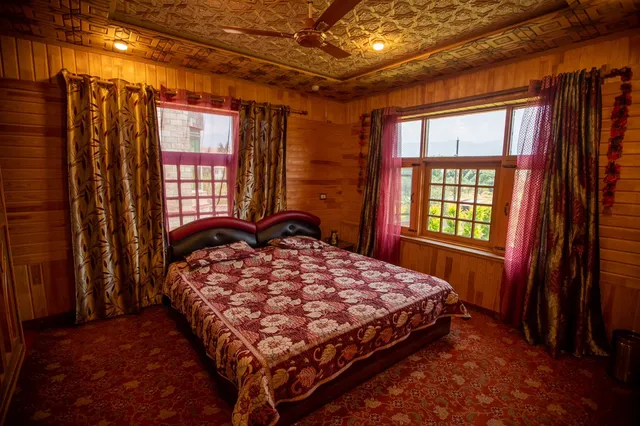 Immee Paying Guest House | Best Home Stay In Srinagar |