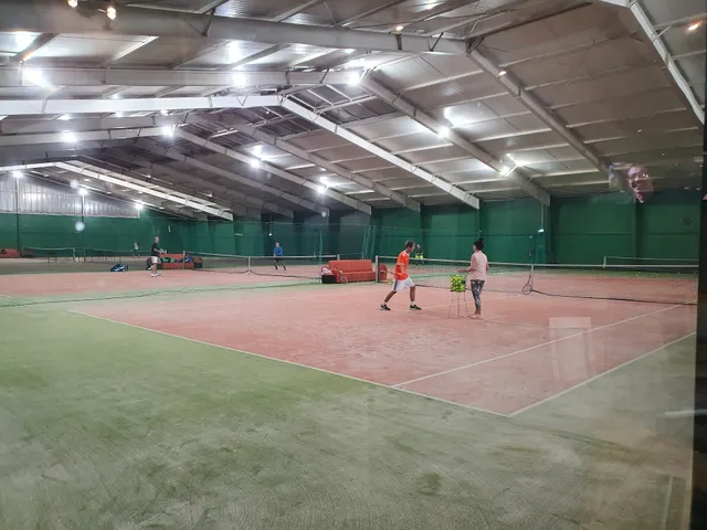 Tennis Club