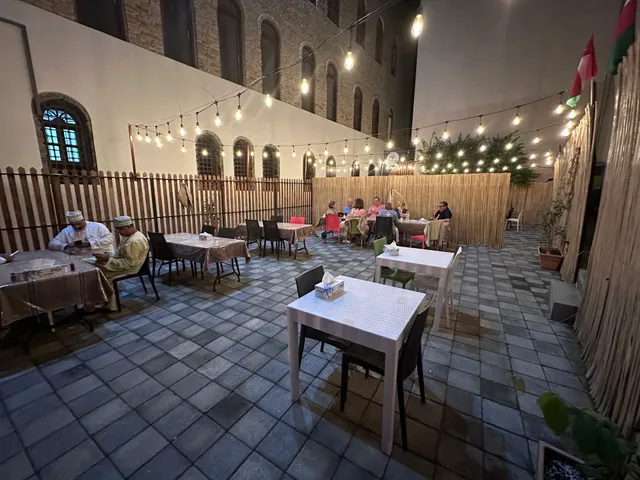 مطعم مشاوي عروس البحر - Aroos Al Bahar Fish Restaurant